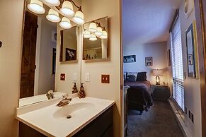 Orofino Dillon 104 2 Bedroom Condo by RedAwning