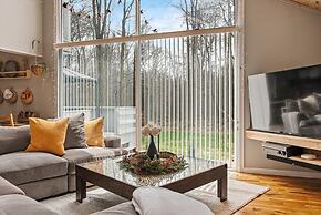 Pocono Scandinavian Cottage 2 Bedroom Cottage by RedAwning