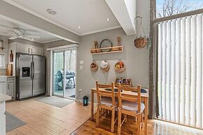 Pocono Scandinavian Cottage 2 Bedroom Cottage by RedAwning