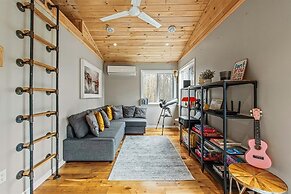 Pocono Scandinavian Cottage 2 Bedroom Cottage by RedAwning