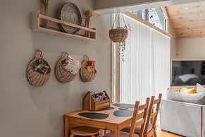 Pocono Scandinavian Cottage 2 Bedroom Cottage by RedAwning