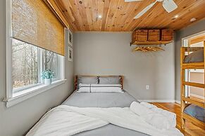 Pocono Scandinavian Cottage 2 Bedroom Cottage by RedAwning