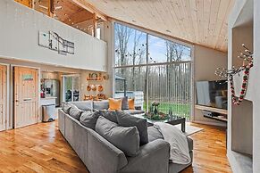 Pocono Scandinavian Cottage 2 Bedroom Cottage by RedAwning