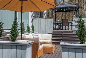 Pocono Scandinavian Cottage 2 Bedroom Cottage by RedAwning