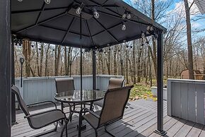 Pocono Scandinavian Cottage 2 Bedroom Cottage by RedAwning