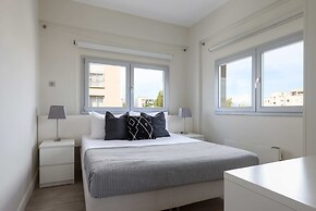 Phaedrus Living Mini Art House Matisse