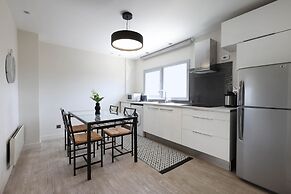 Phaedrus Living Mini Art House Matisse