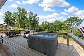 Romantic Lake Haven - Couples' Cabin