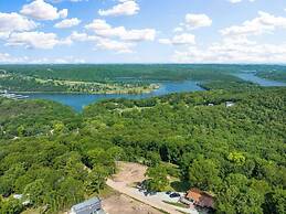 Romantic Lake Haven - Couples' Cabin