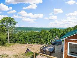 Romantic Lake Haven - Couples' Cabin