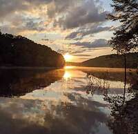 Romantic Lake Haven - Couples' Cabin