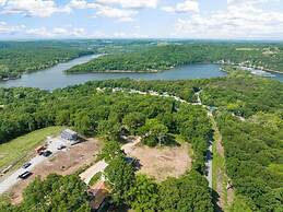 Romantic Lake Haven - Couples' Cabin