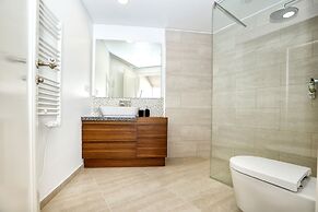 Green Essence Duplex in Faro by Misha s Place