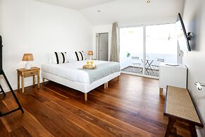 Green Essence Duplex in Faro by Misha s Place
