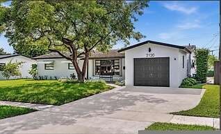 Casa Maya 3BR Home With Pool Near Hard Rock Casino