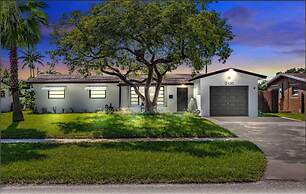 Casa Maya 3BR Home With Pool Near Hard Rock Casino