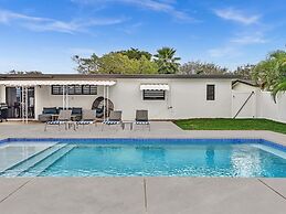 Casa Maya 3BR Home With Pool Near Hard Rock Casino