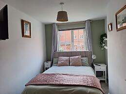 Stratford-upon-avon - Sleeps 4 - Pets Allowed