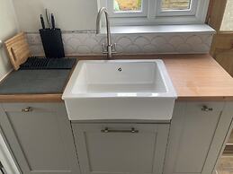 Cosy Coastguard Cottage Right Next to the sea