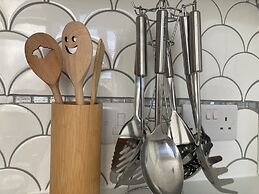 Cosy Coastguard Cottage Right Next to the sea