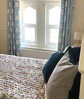 Cosy Coastguard Cottage Right Next to the sea