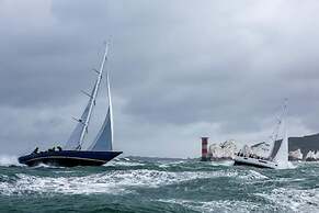 Cosy Coastguard Cottage Right Next to the sea