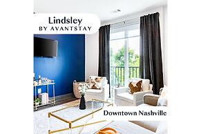 Lindsley by Avantstay Balcony + Modern Design A+ Downtown Location