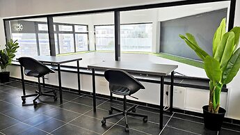 Phaedrus Living Mini Art House Warhol