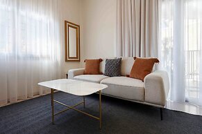 Phaedrus Living Mini Art House Warhol