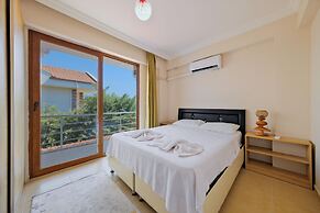 Talia deniz manzaralı 4 odalı lüks Villa