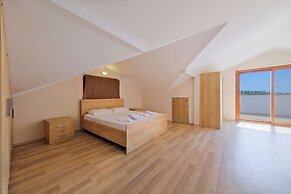 Talia deniz manzaralı 4 odalı lüks Villa