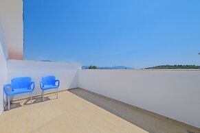 Talia deniz manzaralı 4 odalı lüks Villa