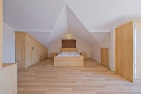 Talia deniz manzaralı 4 odalı lüks Villa