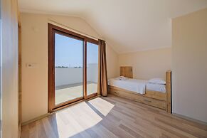 Talia deniz manzaralı 4 odalı lüks Villa