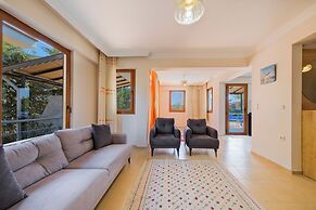 Talia deniz manzaralı 4 odalı lüks Villa