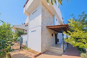 Talia deniz manzaralı 4 odalı lüks Villa