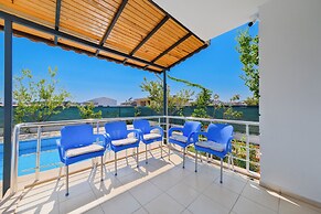 Talia deniz manzaralı 4 odalı lüks Villa