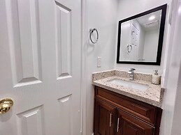 Cozy Home Near Transit & Hillcrest Mall with Free Parking