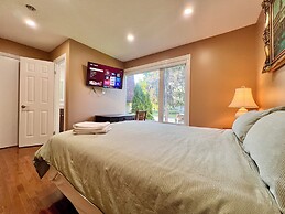 Cozy Home Near Transit & Hillcrest Mall with Free Parking