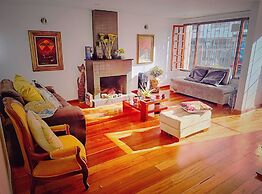 ART AND VITALITY HOUSE