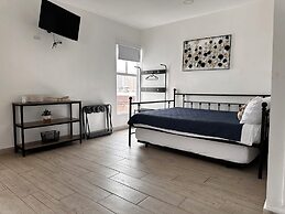 Las Mariposas Mini Suites