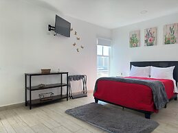Las Mariposas Mini Suites