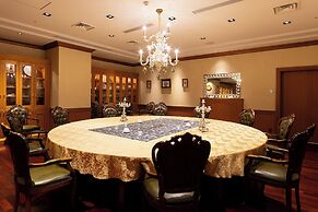 Grand Empire Hotel