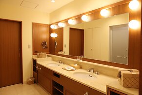 Grand Empire Hotel