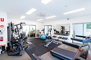 Skytower Wonder Oceanview Balcony - Pool - Office