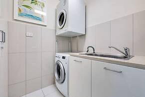 Skytower Wonder Oceanview Balcony - Pool - Office