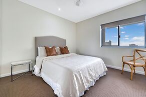 Skytower Wonder Oceanview Balcony - Pool - Office