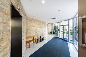 Skytower Wonder Oceanview Balcony - Pool - Office