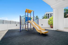 Skytower Wonder Oceanview Balcony - Pool - Office