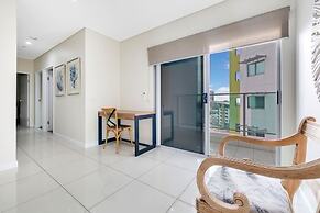 Skytower Wonder Oceanview Balcony - Pool - Office